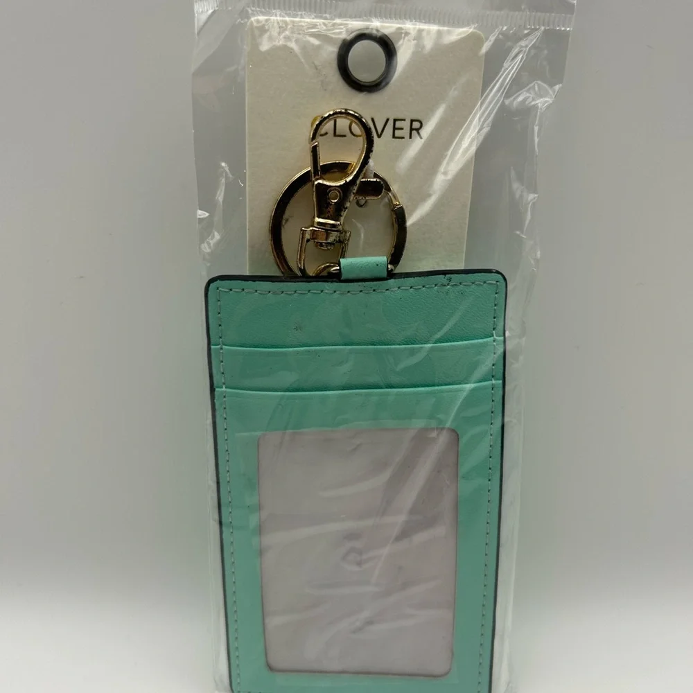💚Clover Aqua Card Holder with Gold Keychain 💚